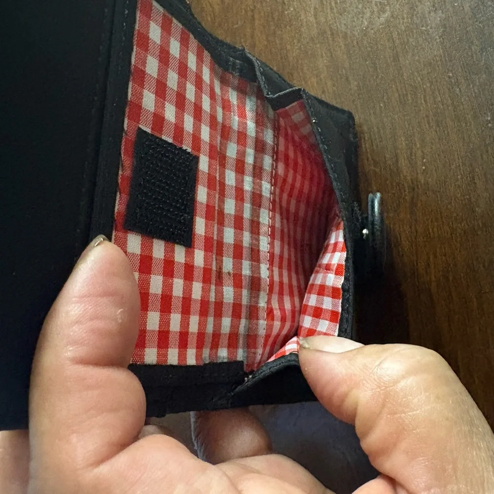 I Love Lucy Floral Wallet - Picture 7 of 7